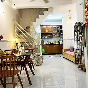 Ms. Hoa , Hô Chi Minh-Ville Vietnam
